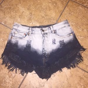 Cute high waisted shorts.