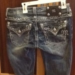 Barely worn pair of Miss Me jeans size 27