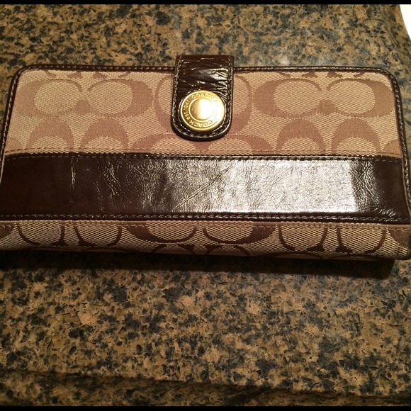 Authentic Coach Wallet! Make a offer