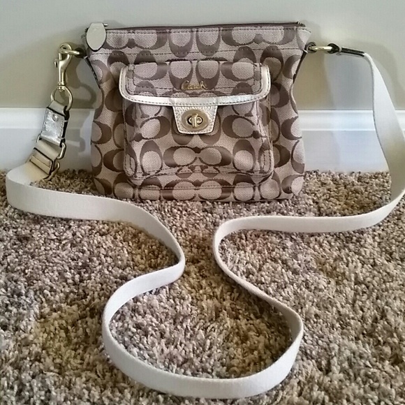 Coach Crossbody hold