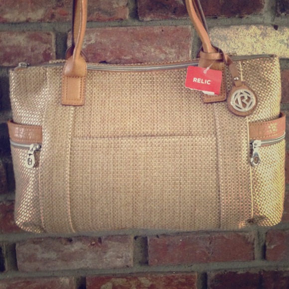 Relic medium tote bag, leather straps and details!