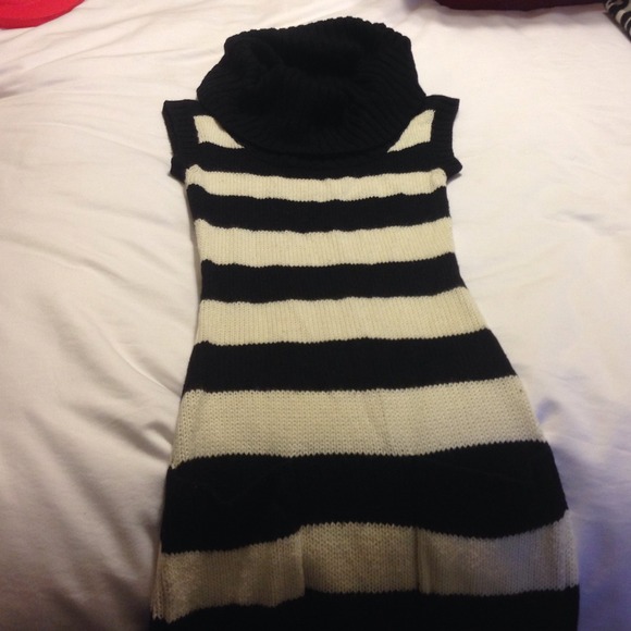 Sweater dress with pockets