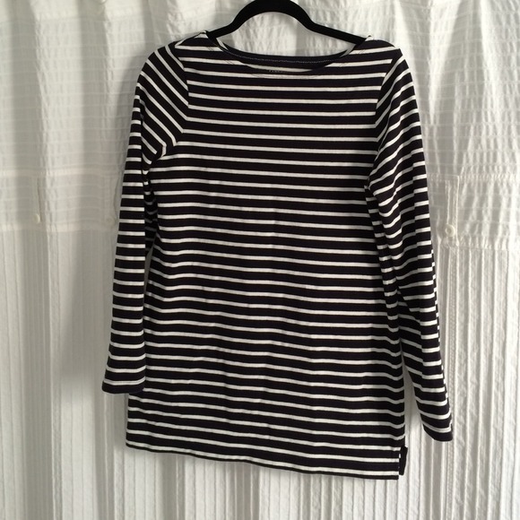 Navy and white striped top.