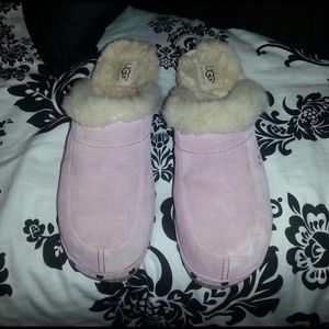 Ugg clogs