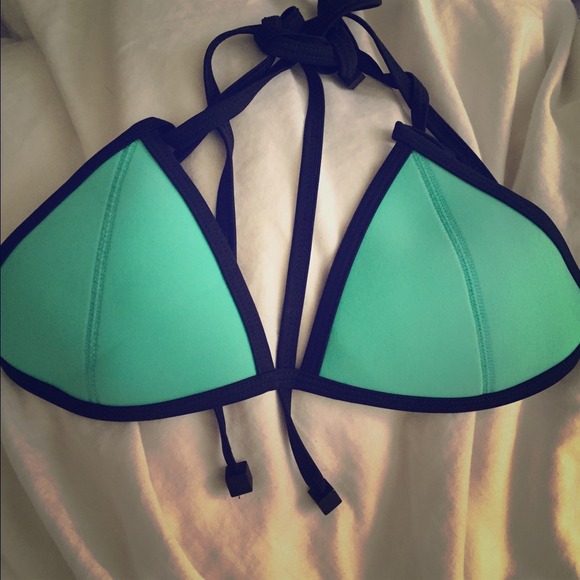 DISCOUNTED TRIANGL swimwear Miami mint bikini top!