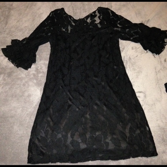 ❌SOLD❌Black lace 3/4 sleeve dress