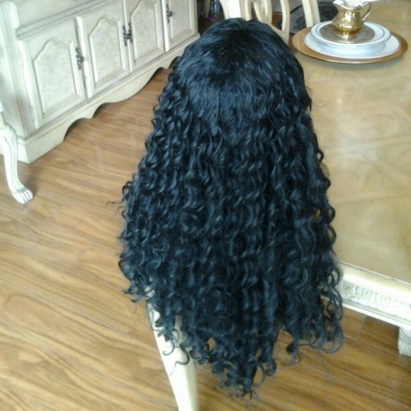 Beautiful Curly Black Used Lace Front Wig 26 inch - Picture 1 of 4