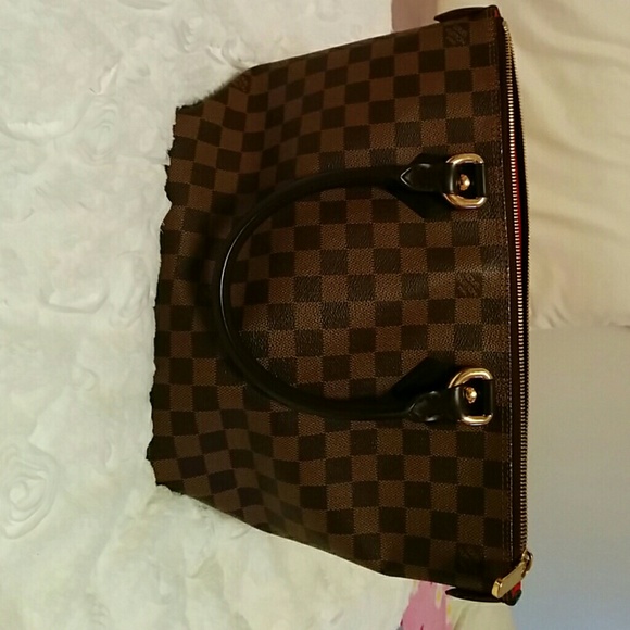 Authentic Louis Vuitton Damier Canvas MM - Picture 1 of 4