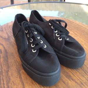 black creepers