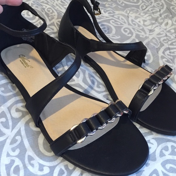 🚨🚨🚨🚨Sold 🚨🚨🚨🚨🚨Black sandals size 10