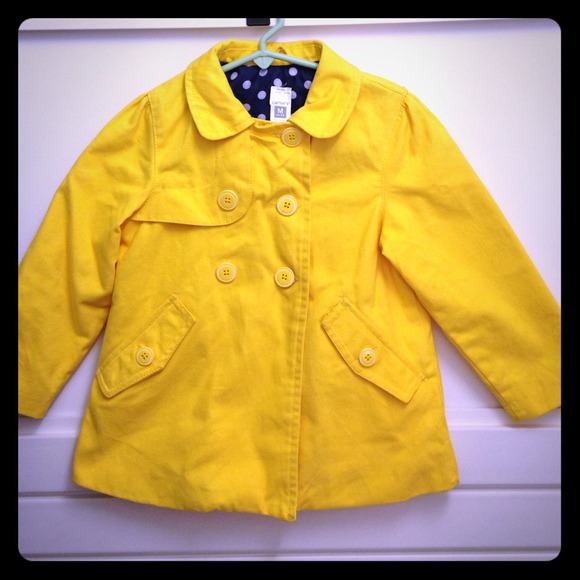 Coat Carters size M (5/6) for kids.