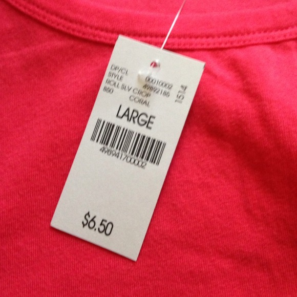 Crop top. - Picture 2 of 2