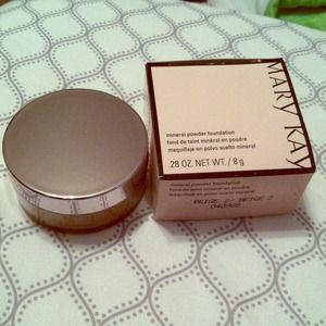 Marky Kay mineral foundation