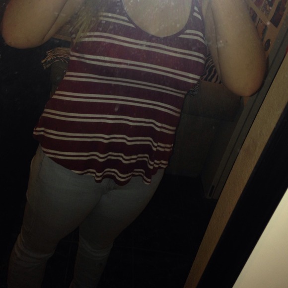 Cute top. - Picture 3 of 3