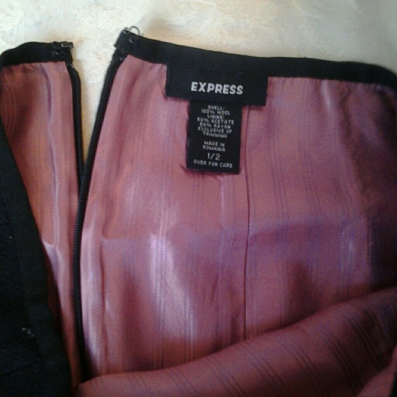 EXPRESS Black textured fitted skirt - Picture 4 of 4
