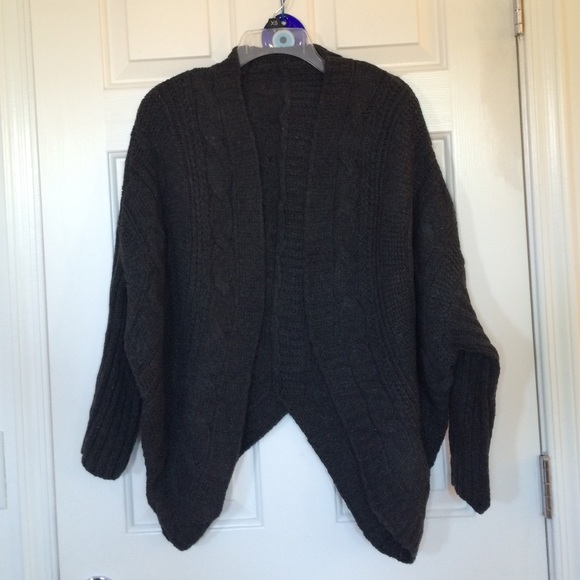 🎉HP 10/30/15🎉Dark Gray loose batwing cardigan - Picture 4 of 4