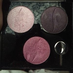 Eye shadow