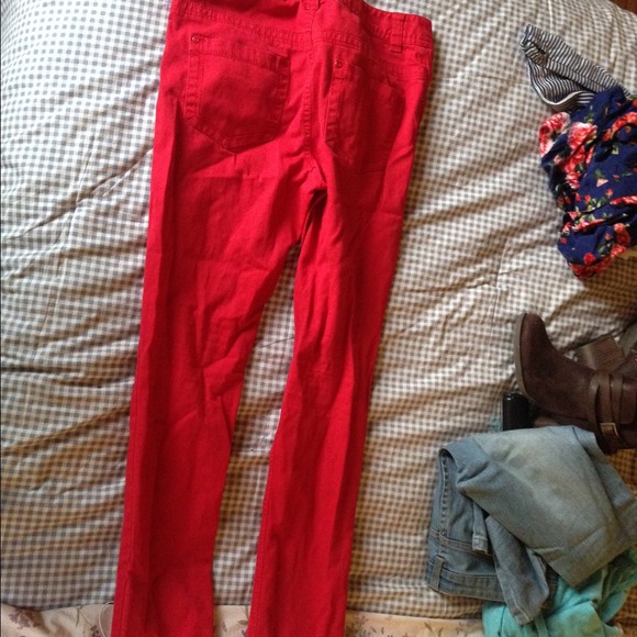 Red pants - Picture 2 of 5