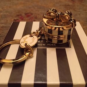 Henri Bendel keychain