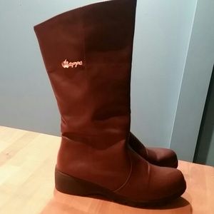 CUTE Brown boots