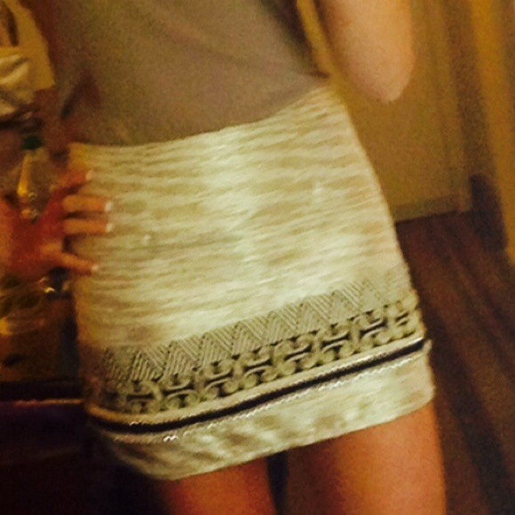 Beautiful camel color skirt with detail! - Picture 1 of 2