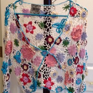 Curio knitted floral sleeve sweater. Size medium.