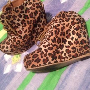 Shoedazzle Leopard Wedge Booties