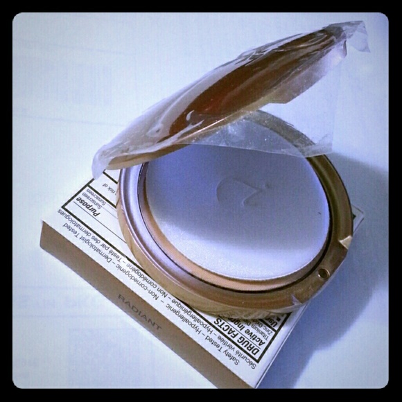 New jane iredale mineral fundation radiant .