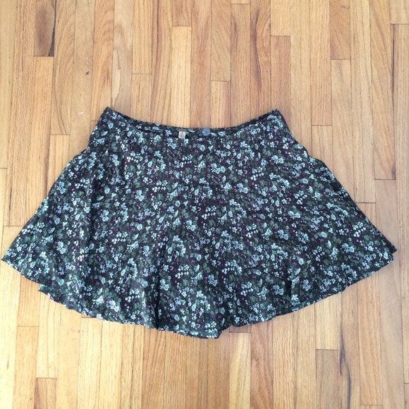 🚫SOLD🚫 Floral Free People Skirt/Shorts