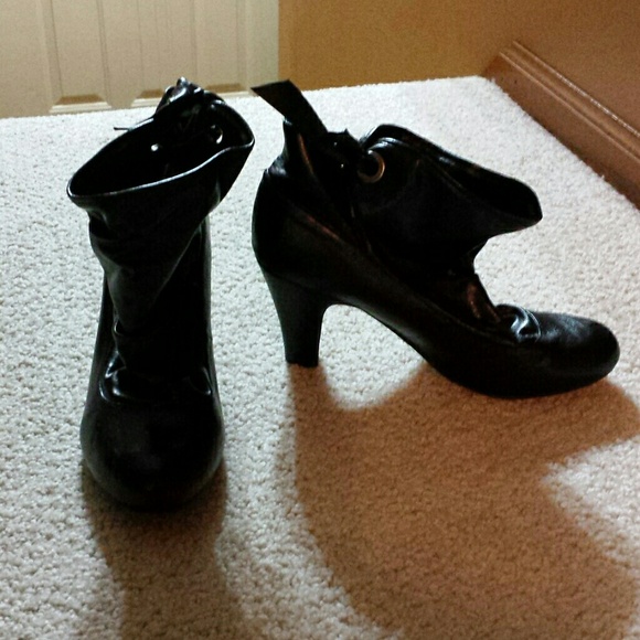 Maurice's ankle boots.