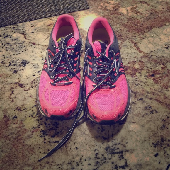 Brooks sneakers
