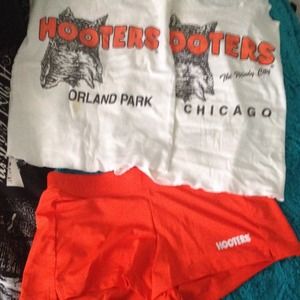 Hooters outfit