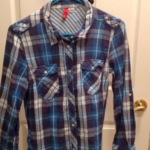 H&M button down plaid top. Size 6.