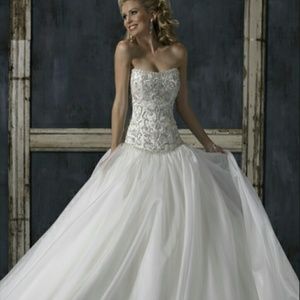 Maggie Sottero Wedding gown
