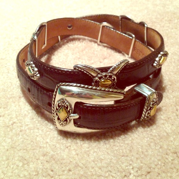 🎉HP!!🎉 Brighton belt with silver & gold accents