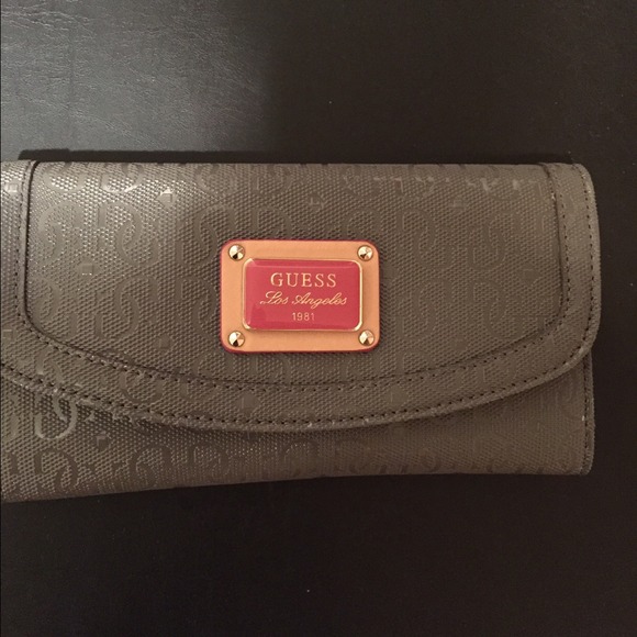 Guess wallet