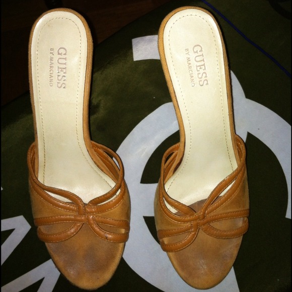 Vintage GUESS open-toe heeled slid on - Picture 2 of 4