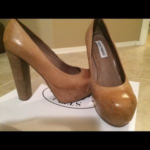Tan Steve Madden chunky heel