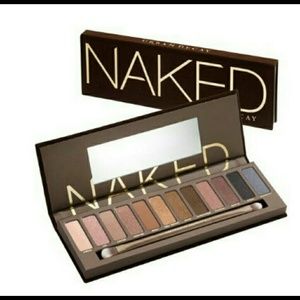 Urban Decay Naked in velvet case