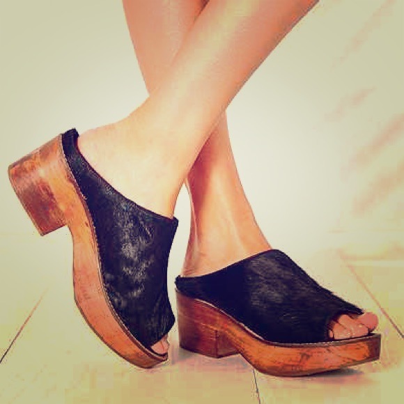 BLACK PONY HAIR MULES🐴 from urban