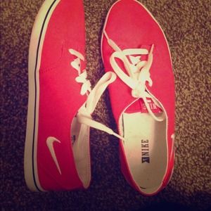 NWOT Nike "van-like" shoes red