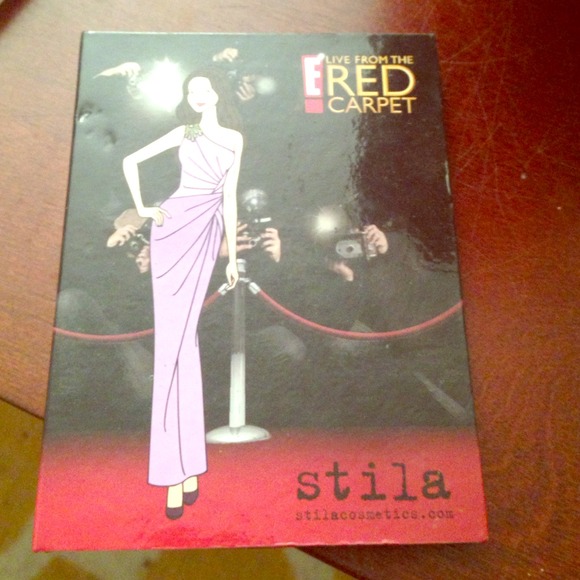 Stila makeup pallet used 2xs.
