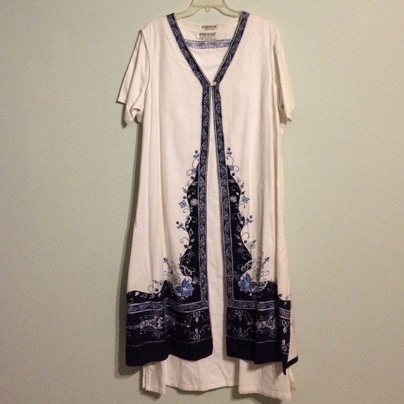 Stunningly beautiful white w/blue embroidery.