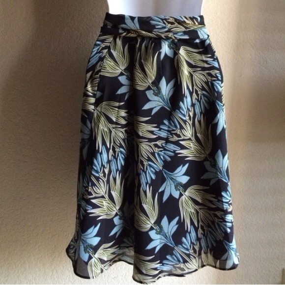 Ann Taylor skirt - Picture 2 of 4