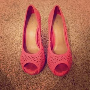 Suede peep toe pumps