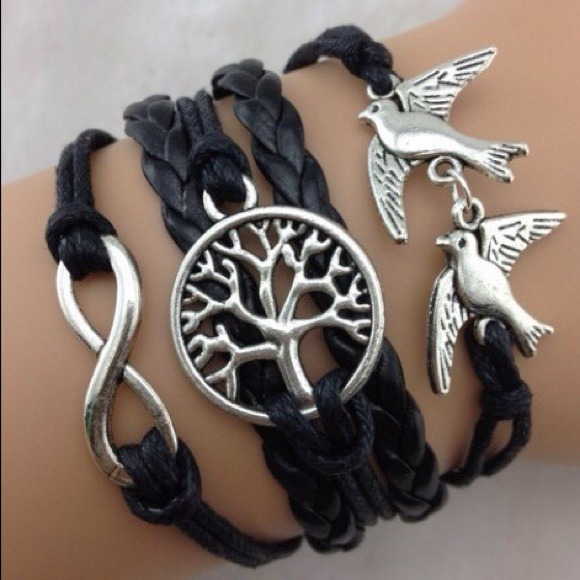 Jewelry - 🎁🎄Love Birds Bracelet🎁🎄
