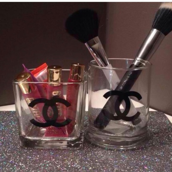 Lot of two makeup brush holders