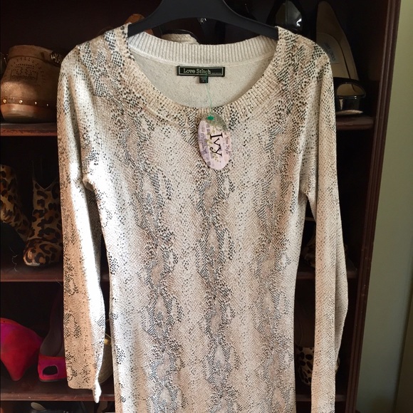 Women's snakeskin print bodycon dress. - Picture 2 of 4