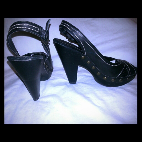 Black shoes