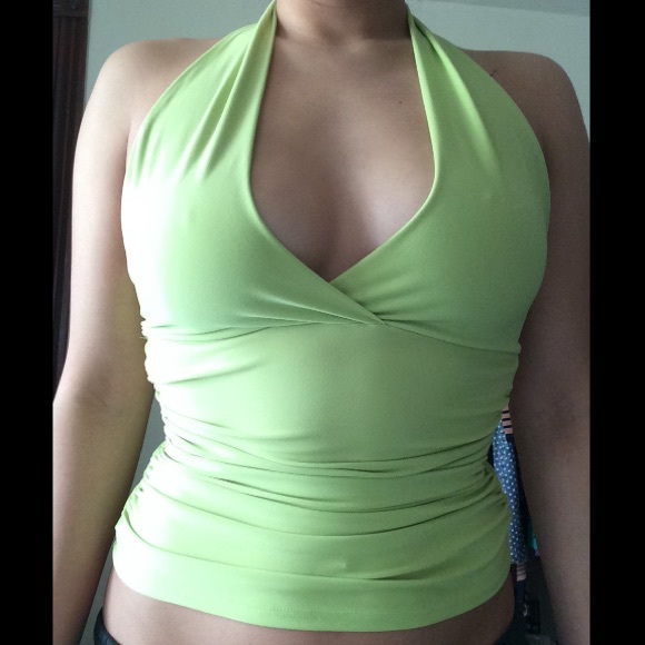 Green halter top 💚
